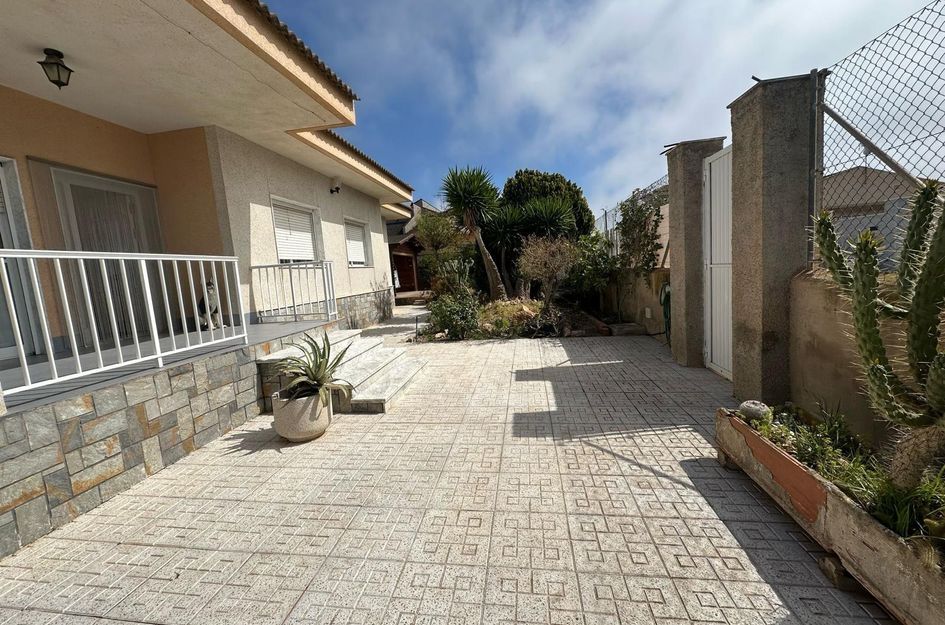 Villa in Los Alcázares