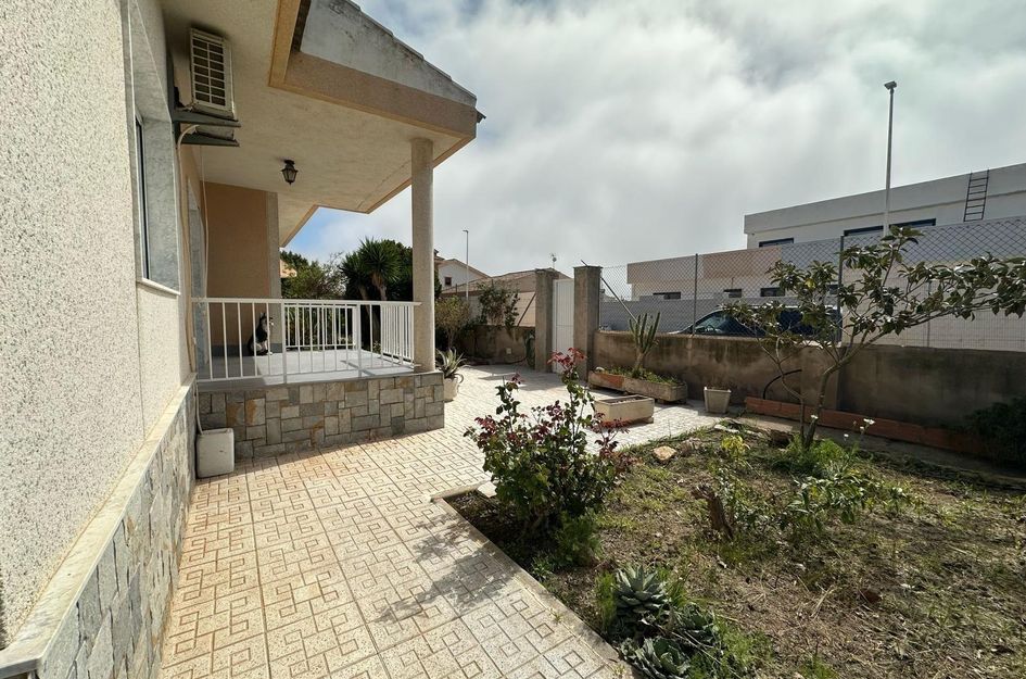 Villa in Los Alcázares