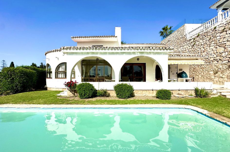 Villa in Benalmádena