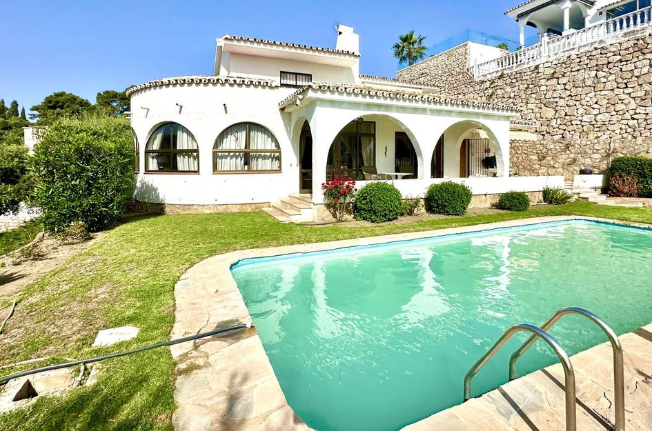 Villa in Benalmádena
