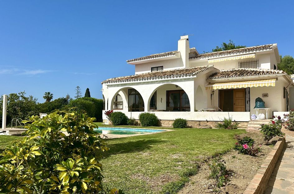 Villa in Benalmádena