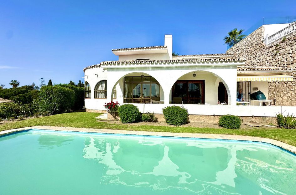 Villa in Benalmádena