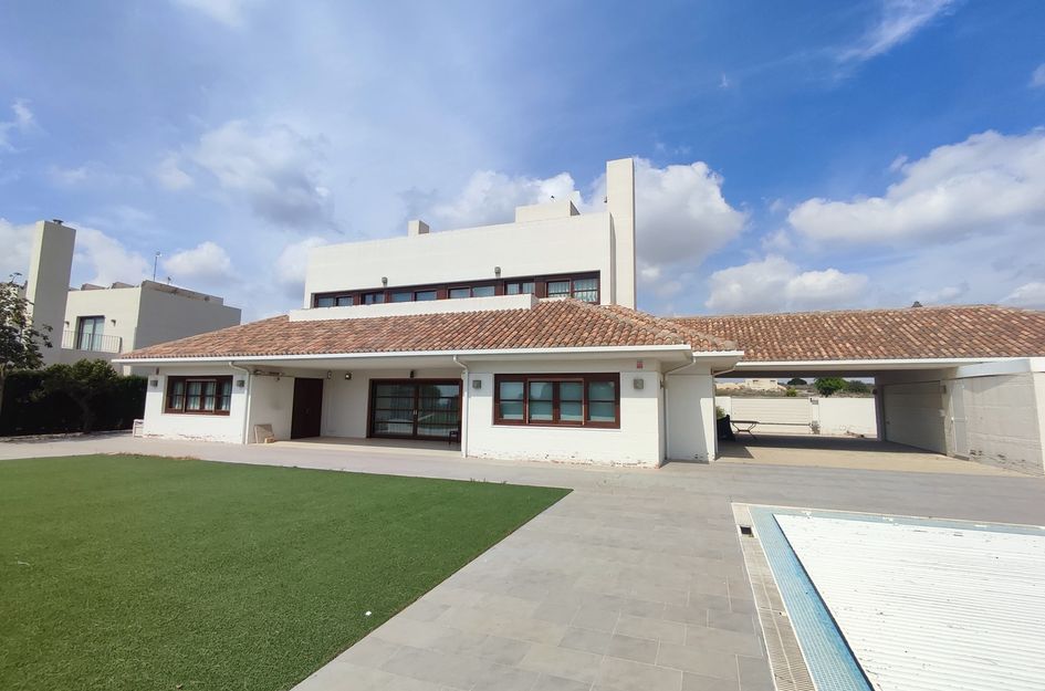 Villa in Jerónimo y Avileses