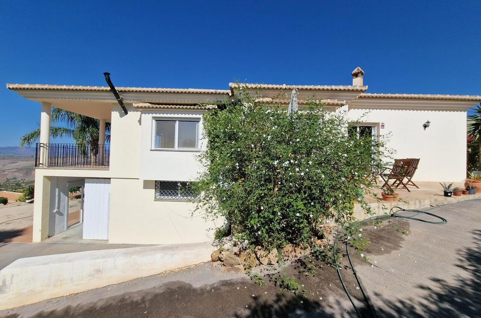 Villa in Periana