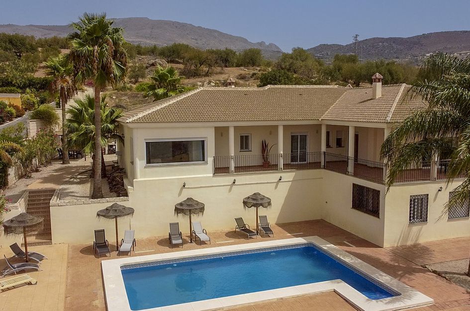 Villa in Periana