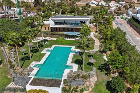 Villa in Benalmádena