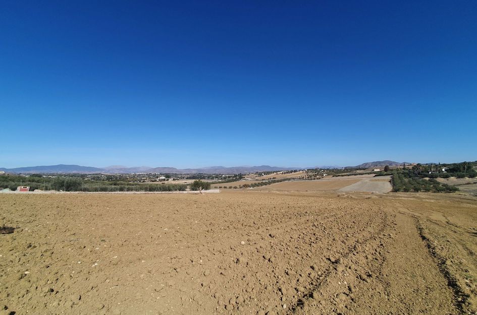 Perceel in Alhaurín el Grande