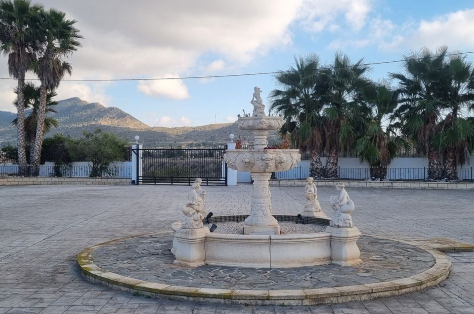 Villa in Hondón de los Frailes