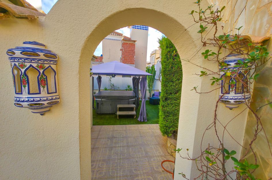 Villa in Res. Las Filipinas