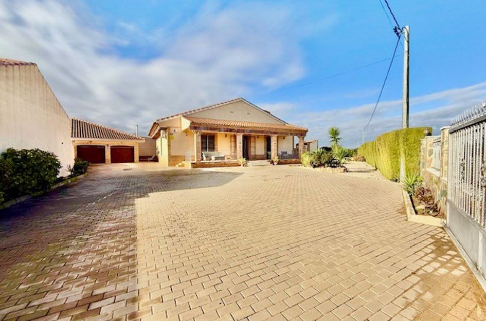 Villa in Jerónimo y Avileses