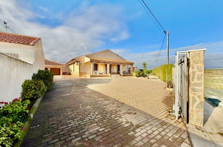 Villa in Jerónimo y Avileses