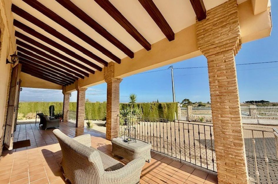 Villa in Jerónimo y Avileses