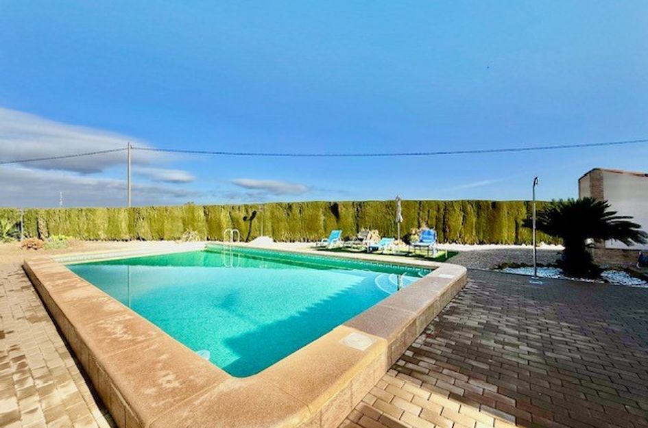 Villa in Jerónimo y Avileses