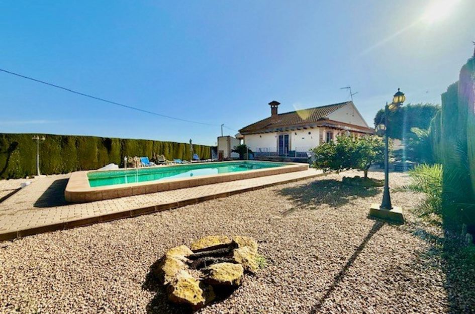 Villa in Jerónimo y Avileses