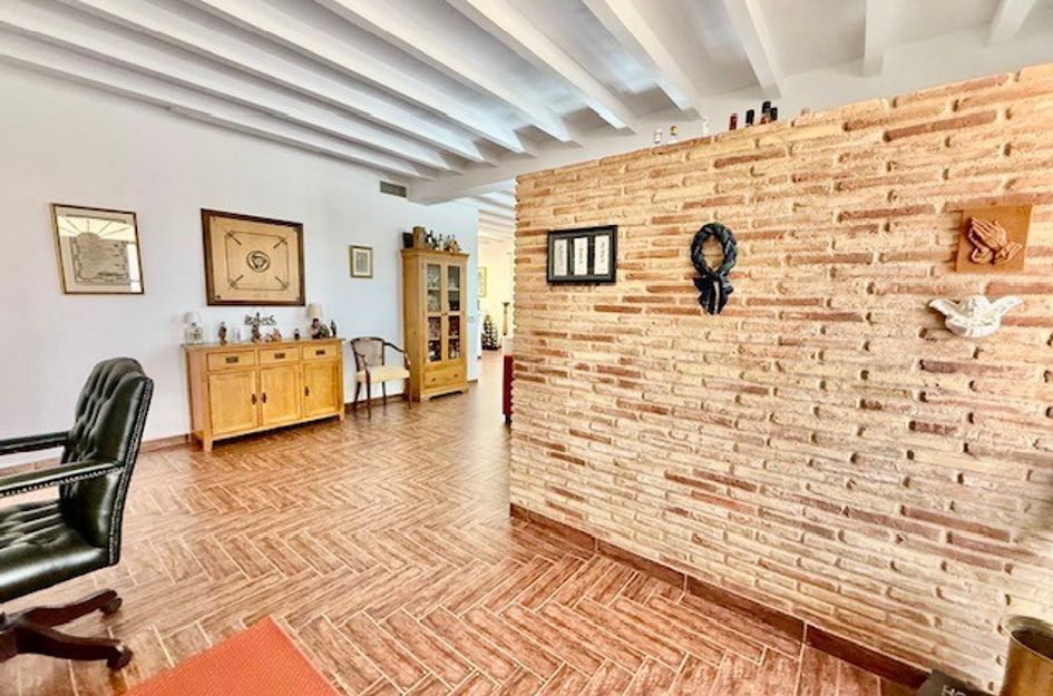 Villa in Jerónimo y Avileses