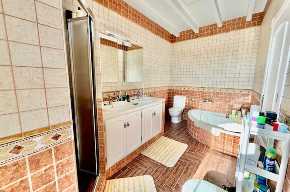 Villa in Jerónimo y Avileses