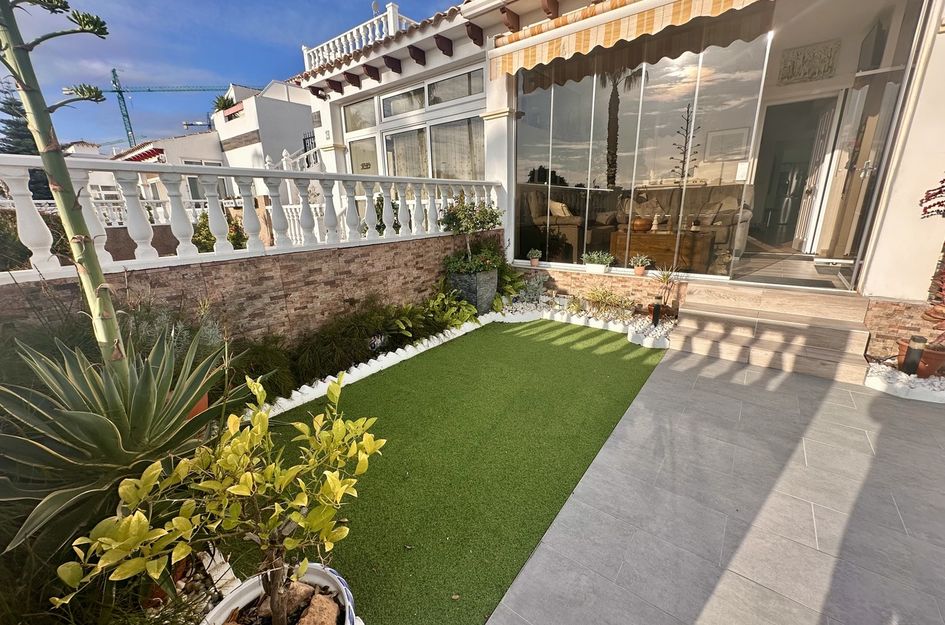 Halfvrijstaand in Dehesa de Campoamor