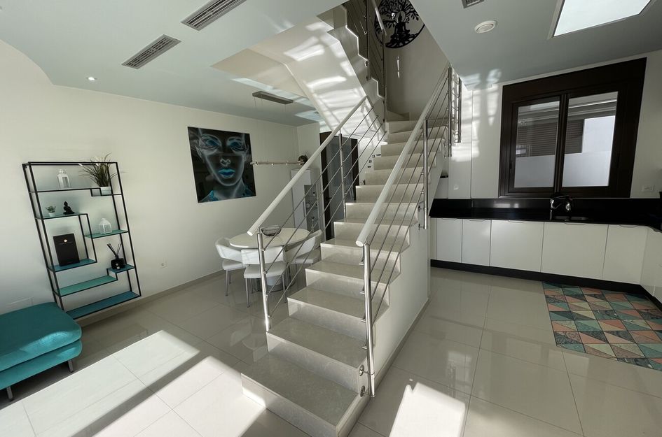 Halfvrijstaand in Res. Las Filipinas