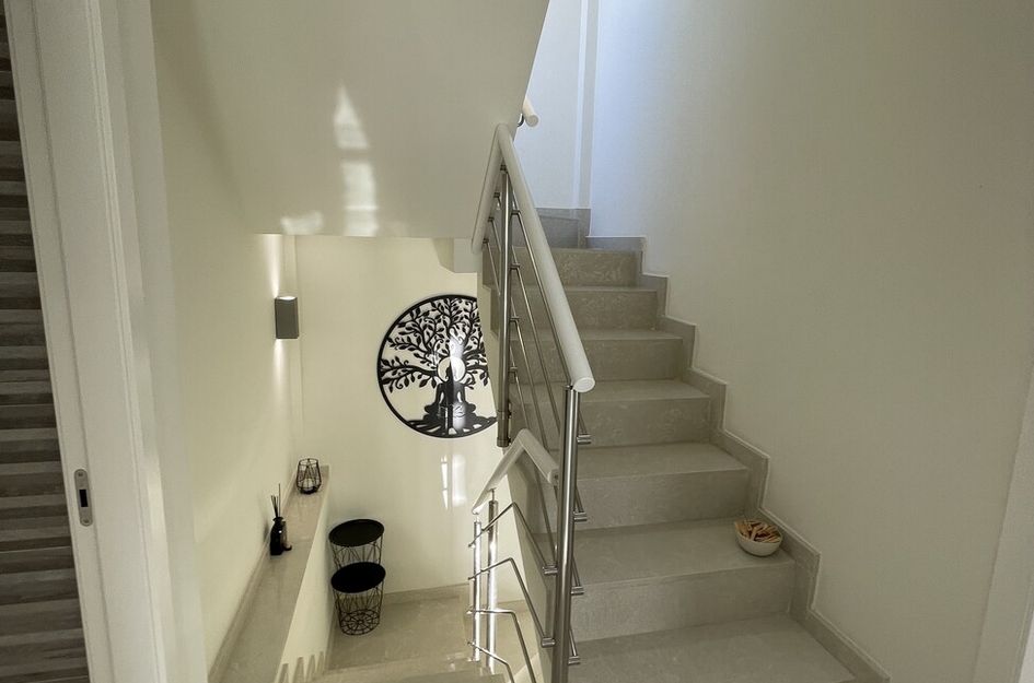 Halfvrijstaand in Res. Las Filipinas