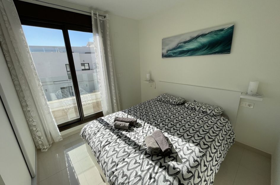 Halfvrijstaand in Res. Las Filipinas