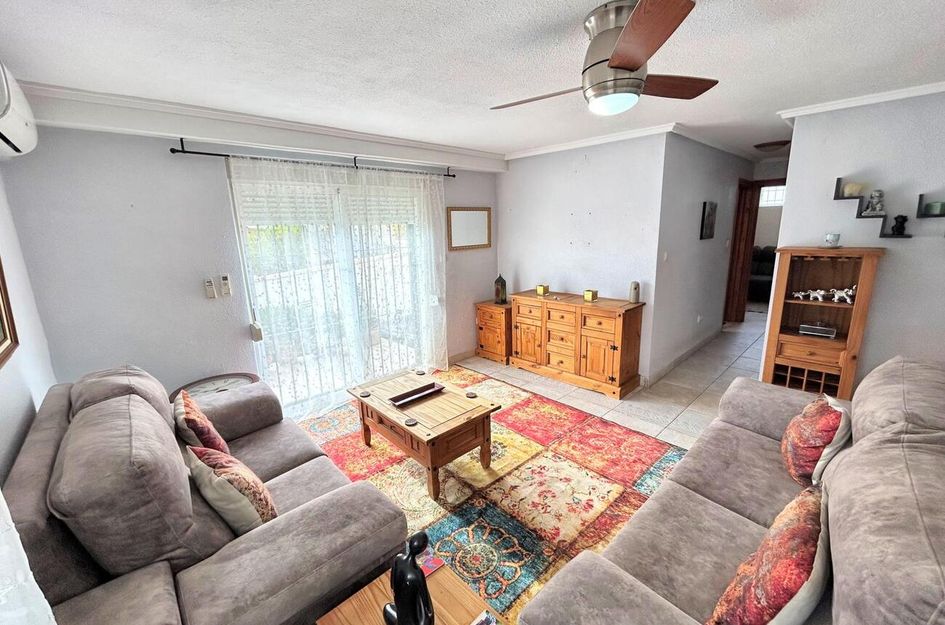 Huis in Res. Las Filipinas