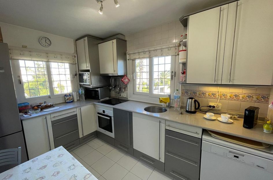 Villa in Res. Las Filipinas