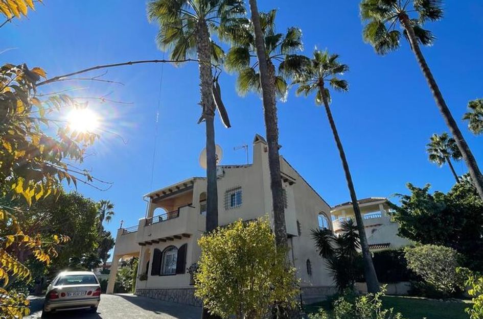 Villa in Res. Las Filipinas