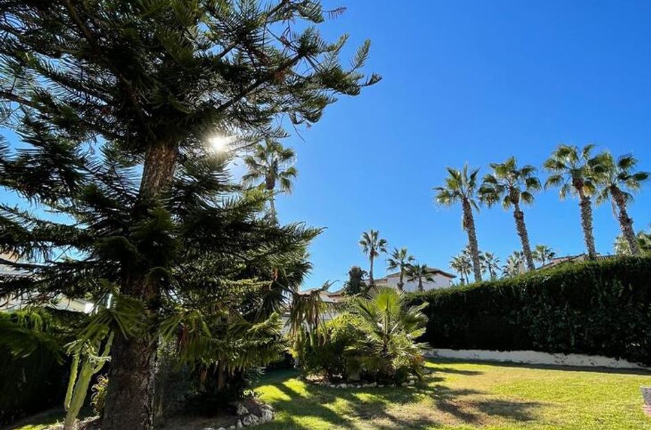 Villa in Res. Las Filipinas