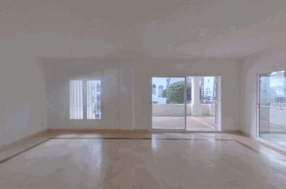 Appartement in Urbanización Puerto de Estepona