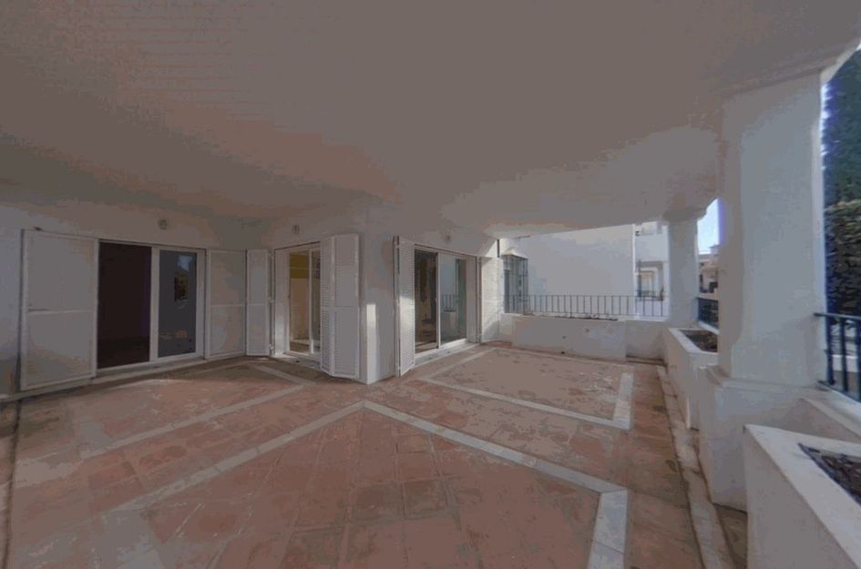 Appartement in Urbanización Puerto de Estepona