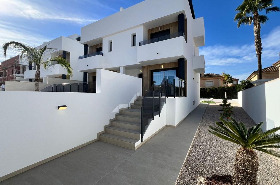 Halfvrijstaand in Benferri