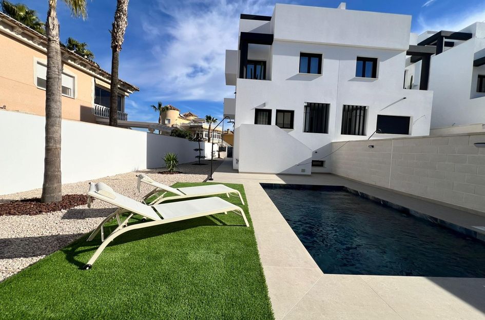 Halfvrijstaand in Benferri