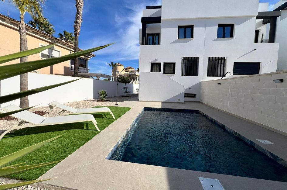 Halfvrijstaand in Benferri