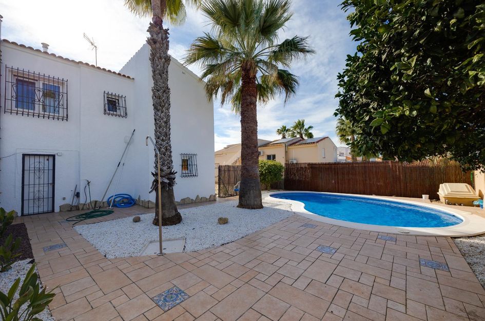 Halfvrijstaand in Torrevieja