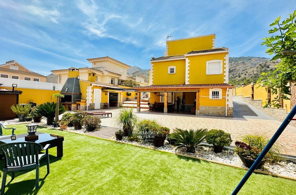 Villa in Villacosta