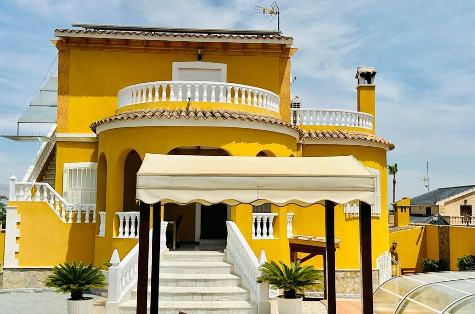 Villa in Villacosta