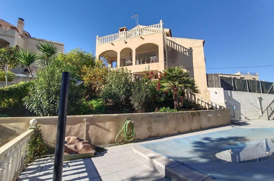 Villa in Cañadas de San Pedro