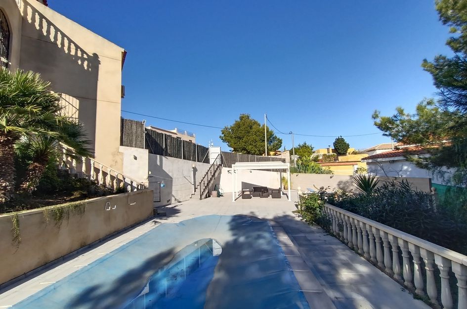 Villa in Cañadas de San Pedro