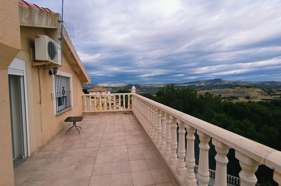 Villa in Cañadas de San Pedro