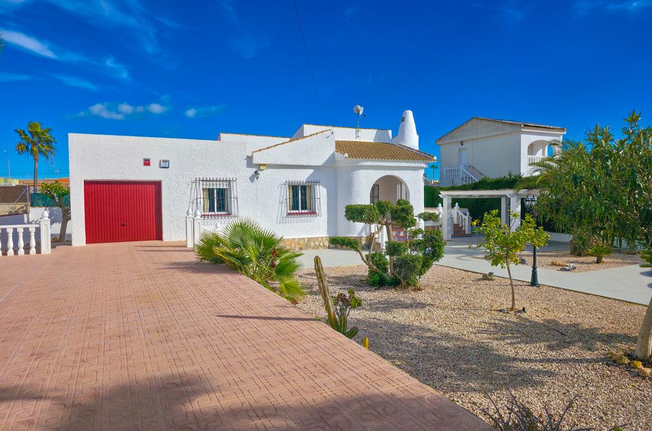 Villa in Orihuela Costa