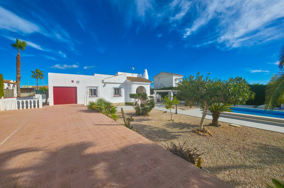 Villa in Orihuela Costa