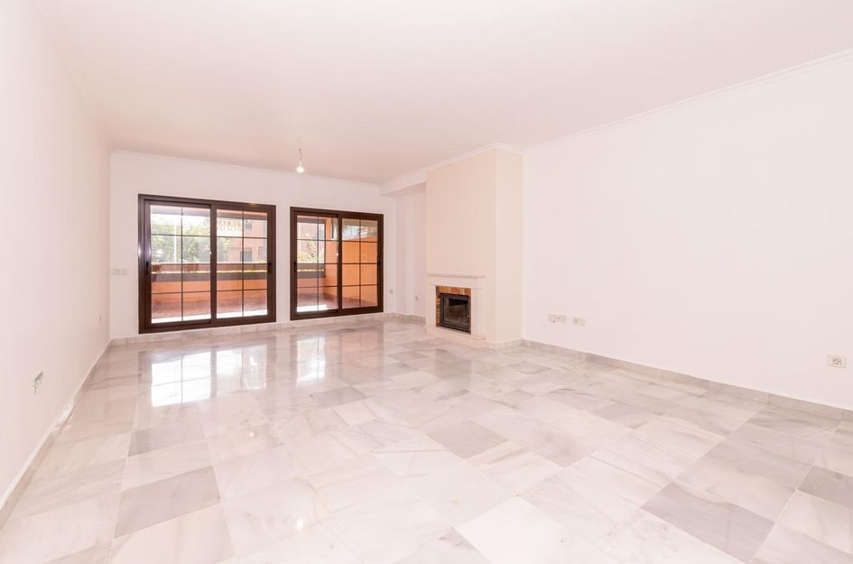 Appartement in Urbanización Puerto de Estepona