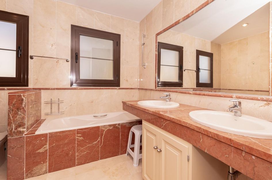 Appartement in Urbanización Puerto de Estepona