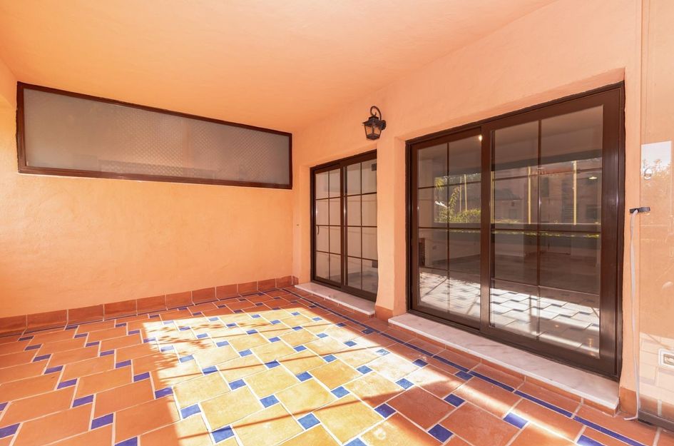 Appartement in Urbanización Puerto de Estepona