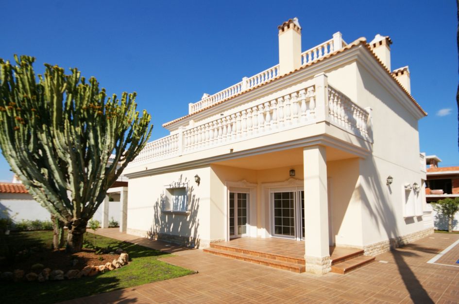 Villa in Cabo Roig