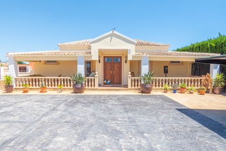 Villa in Heredades