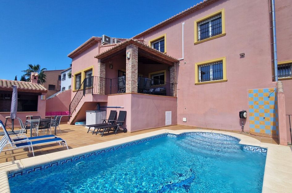 Villa in Orba