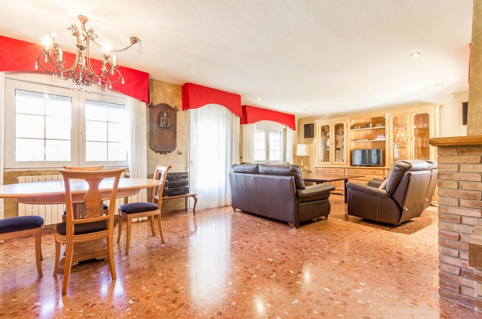Villa in Yecla