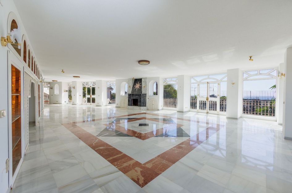 Villa in Benalmádena