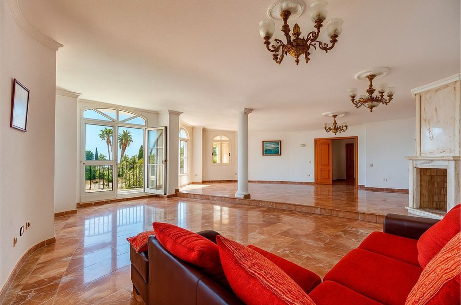 Villa in Benalmádena